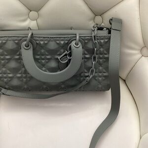 Elegant Gray Handbag